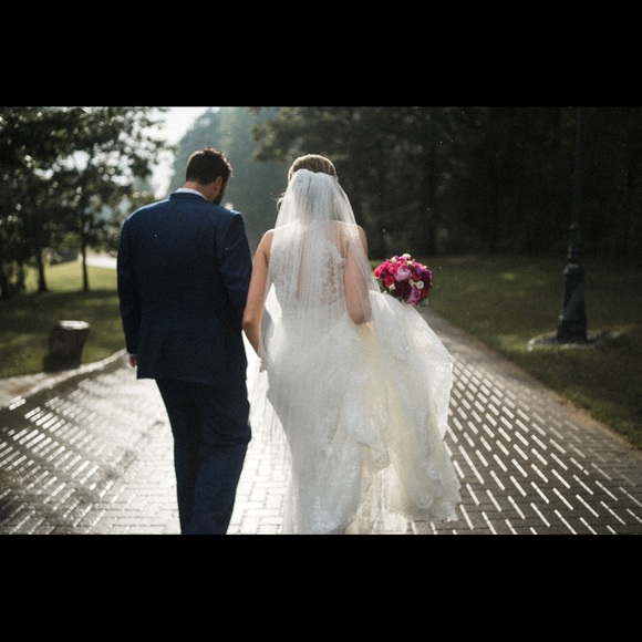 “Drilos” Pronovias Wedding Dress - Picture 9 of 11